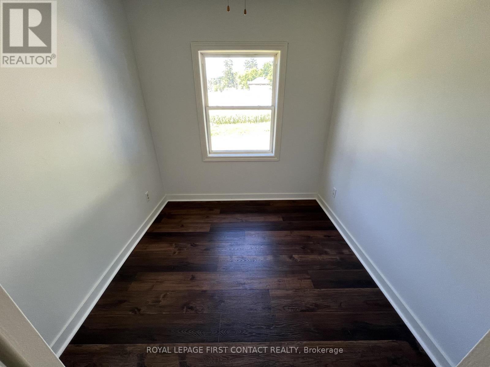 












B - 228 BAYFIELD STREET

,
Barrie,




Ontario
L4M3B7

