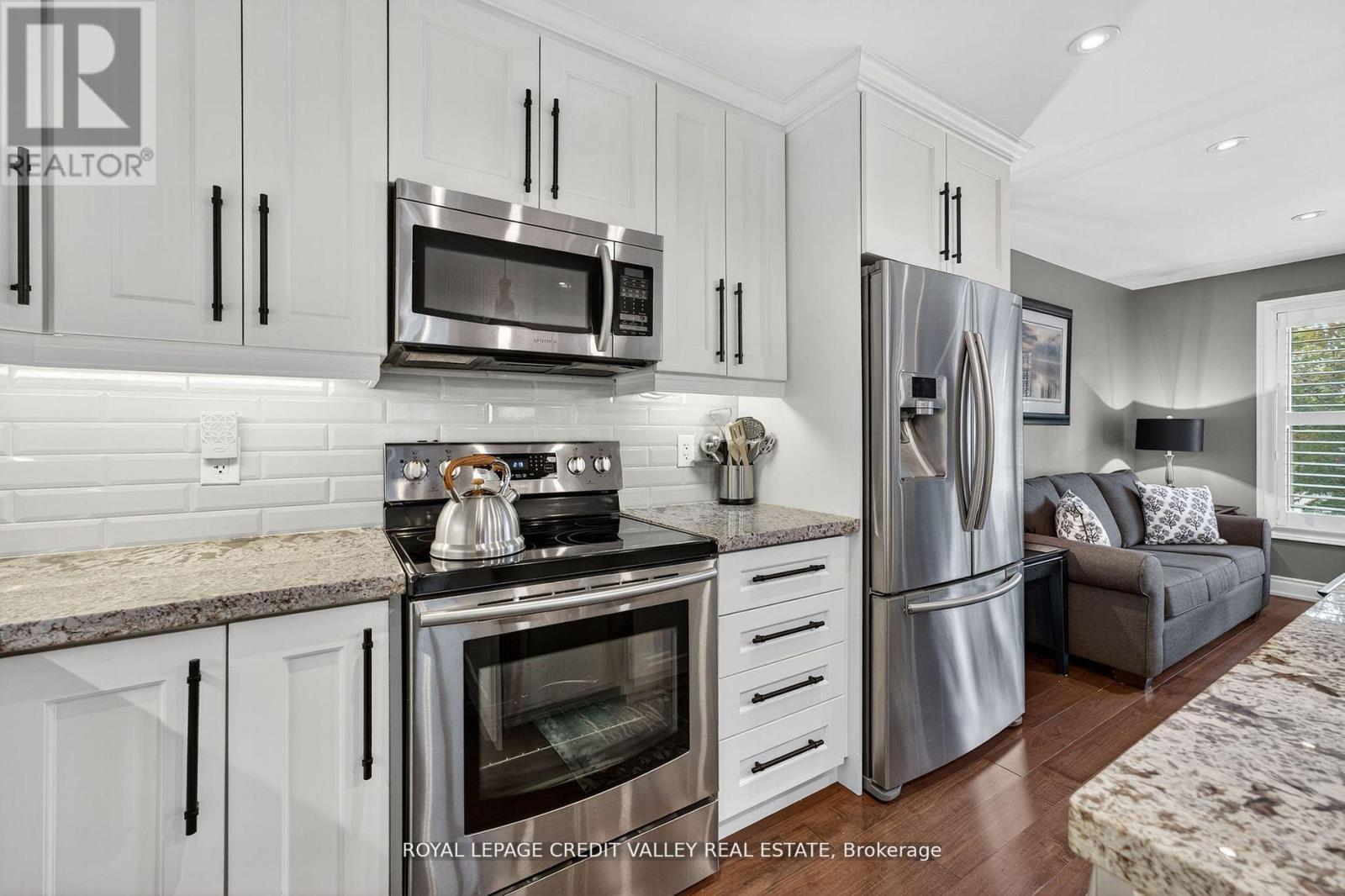 












24 WILLIS DRIVE

,
Brampton,




Ontario
L6W1A9

