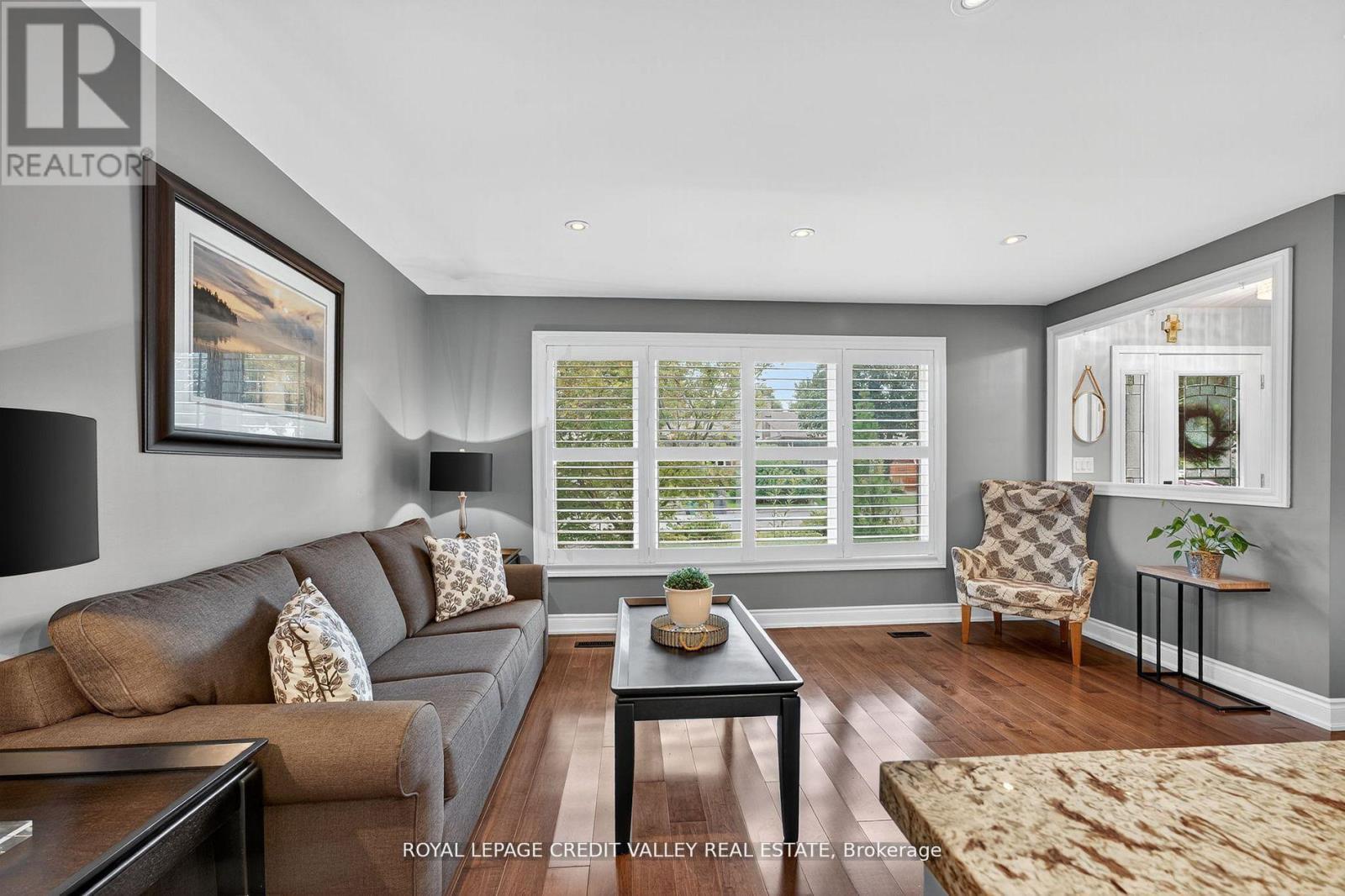 












24 WILLIS DRIVE

,
Brampton,




Ontario
L6W1A9

