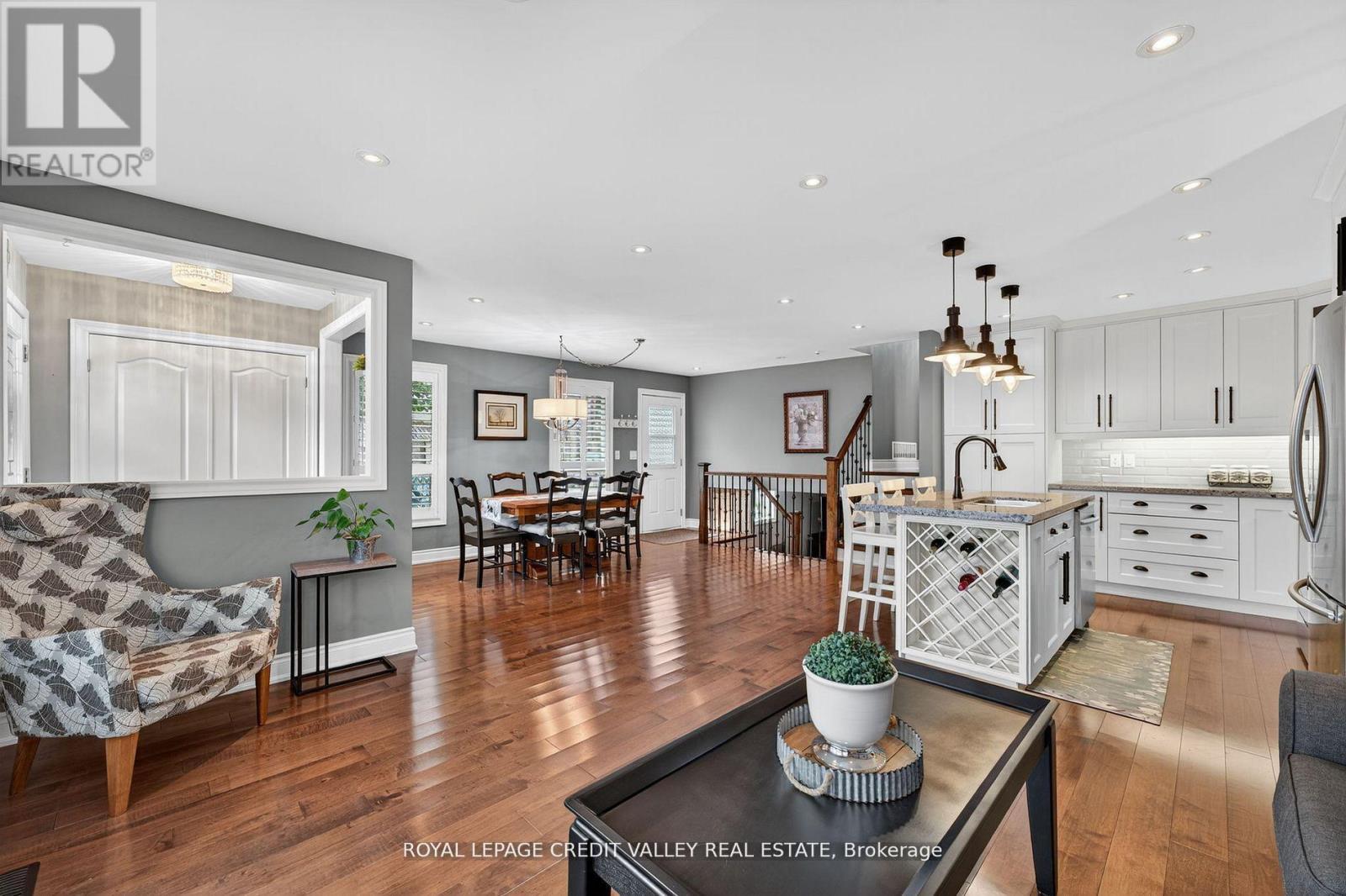 












24 WILLIS DRIVE

,
Brampton,




Ontario
L6W1A9

