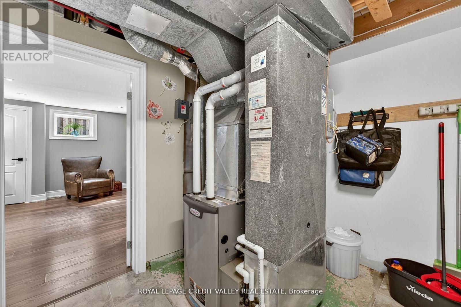 












24 WILLIS DRIVE

,
Brampton,




Ontario
L6W1A9

