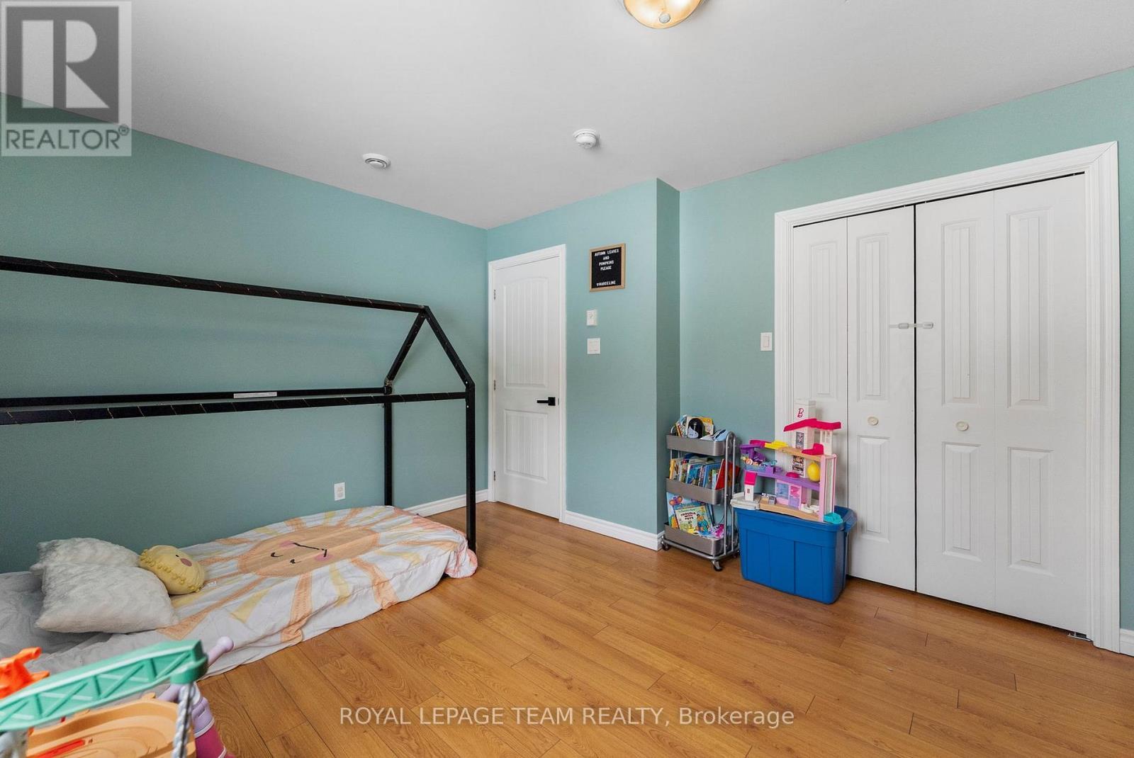 












1086 VICTORY LANE

,
Frontenac (Frontenac North),




Ontario
K0J1H0

