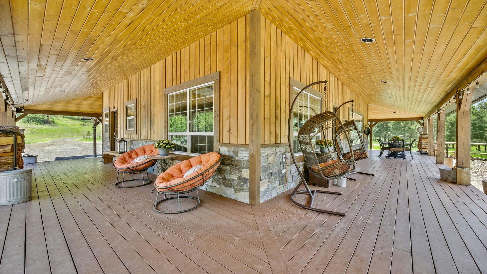 









6241


33

Highway,
Carmi,




BC
V0H 1A0


