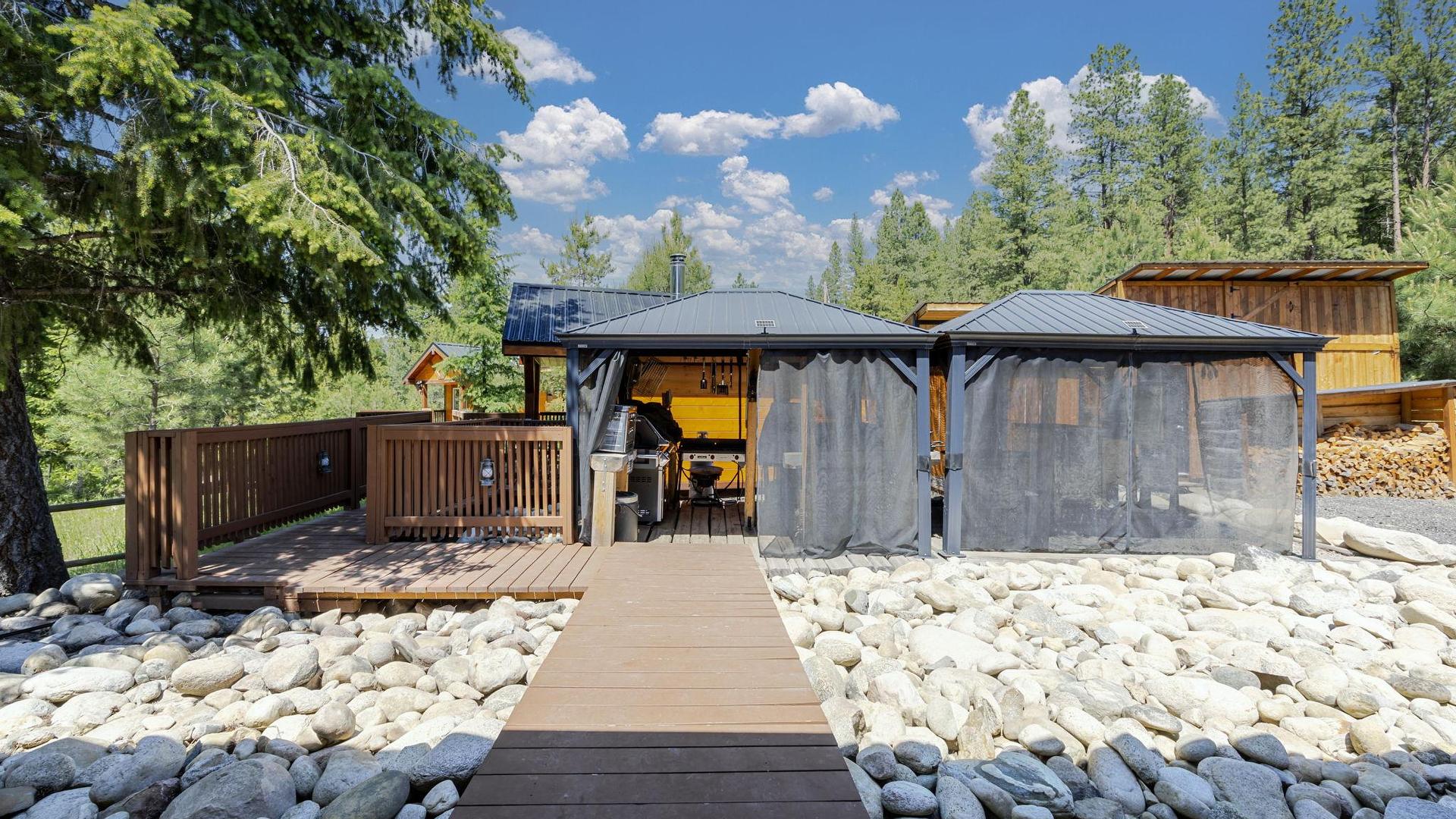 









6241


33

Highway,
Carmi,




BC
V0H 1A0

