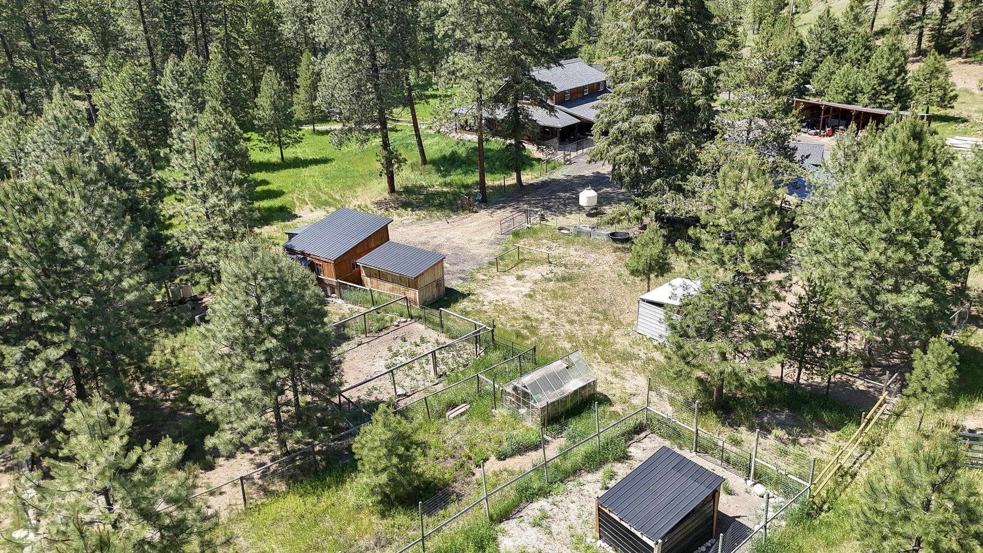 









6241


33

Highway,
Carmi,




BC
V0H 1A0

