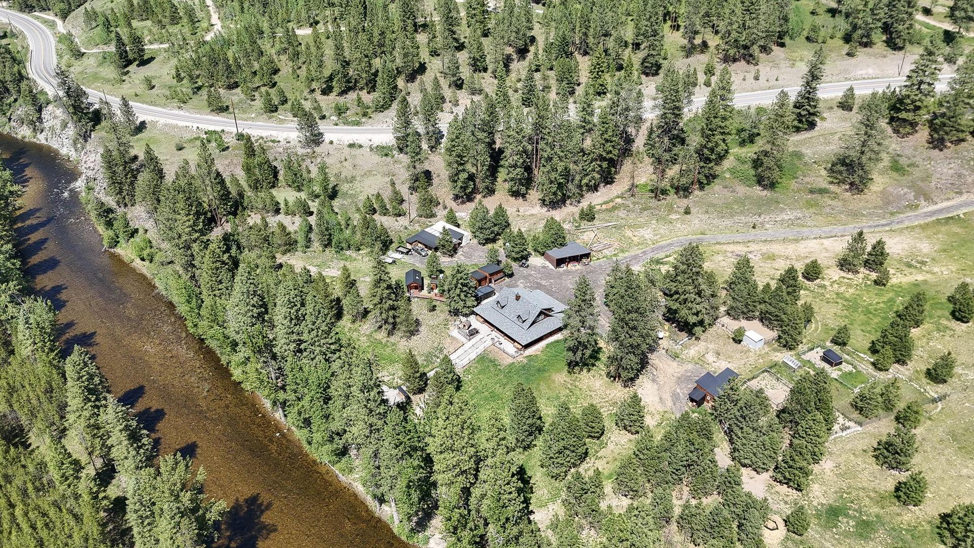 









6241


33

Highway,
Carmi,




BC
V0H 1A0

