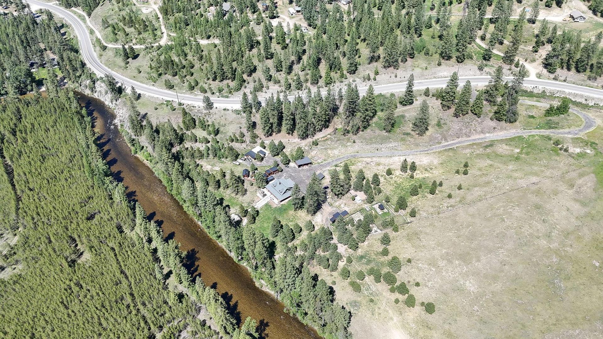 









6241


33

Highway,
Carmi,




BC
V0H 1A0

