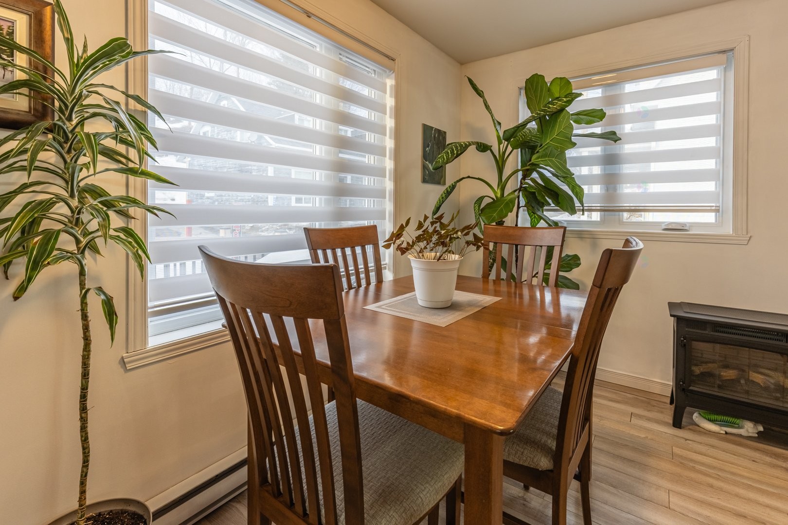 









263


1re Avenue

,
Portneuf,




QC
G0A2Y0

