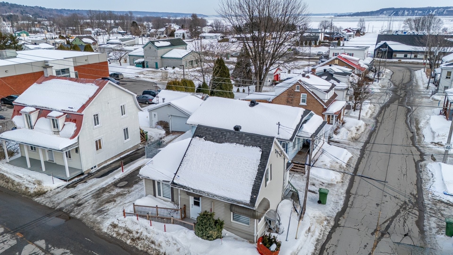 









263


1re Avenue

,
Portneuf,




QC
G0A2Y0

