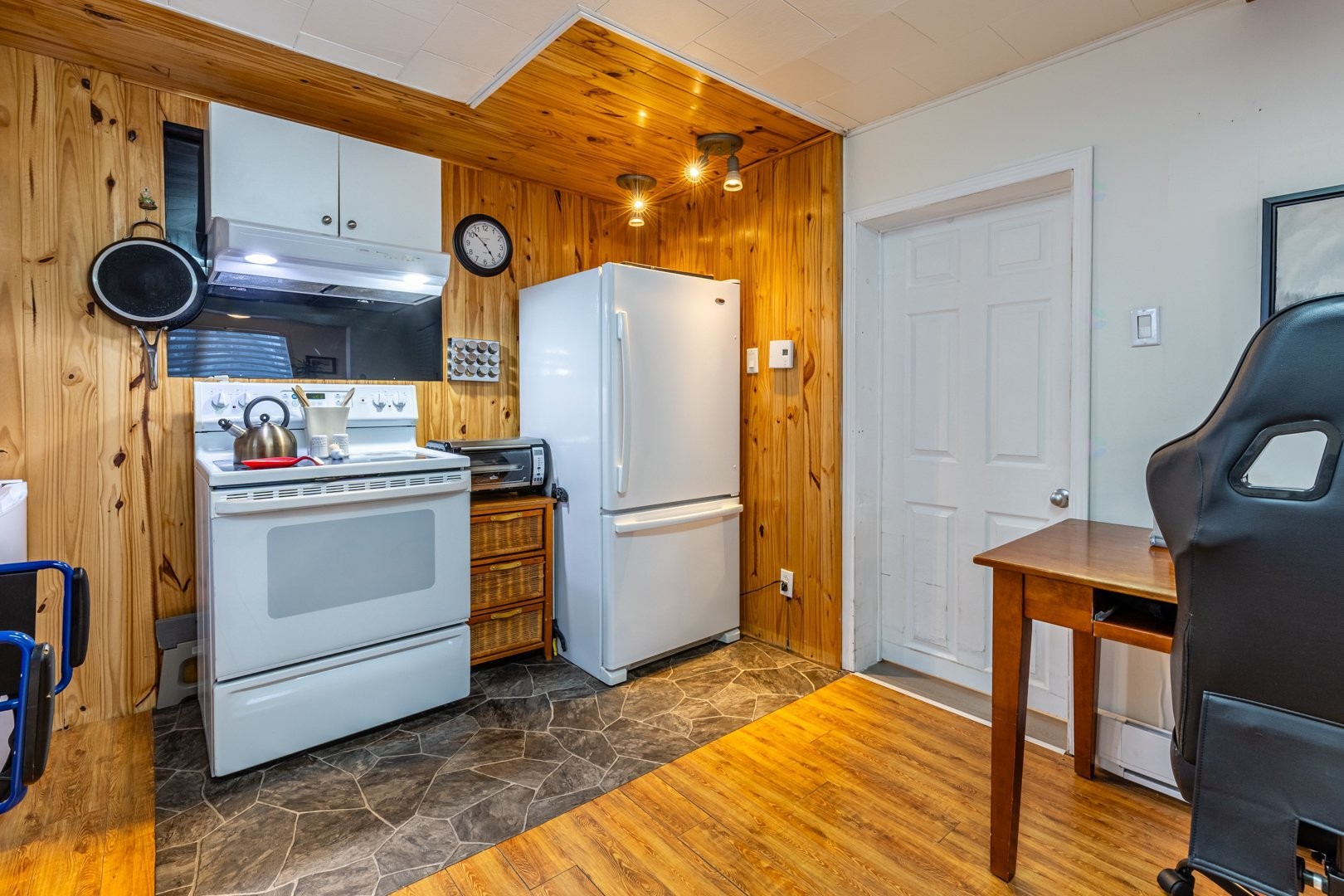 









263


1re Avenue

,
Portneuf,




QC
G0A2Y0

