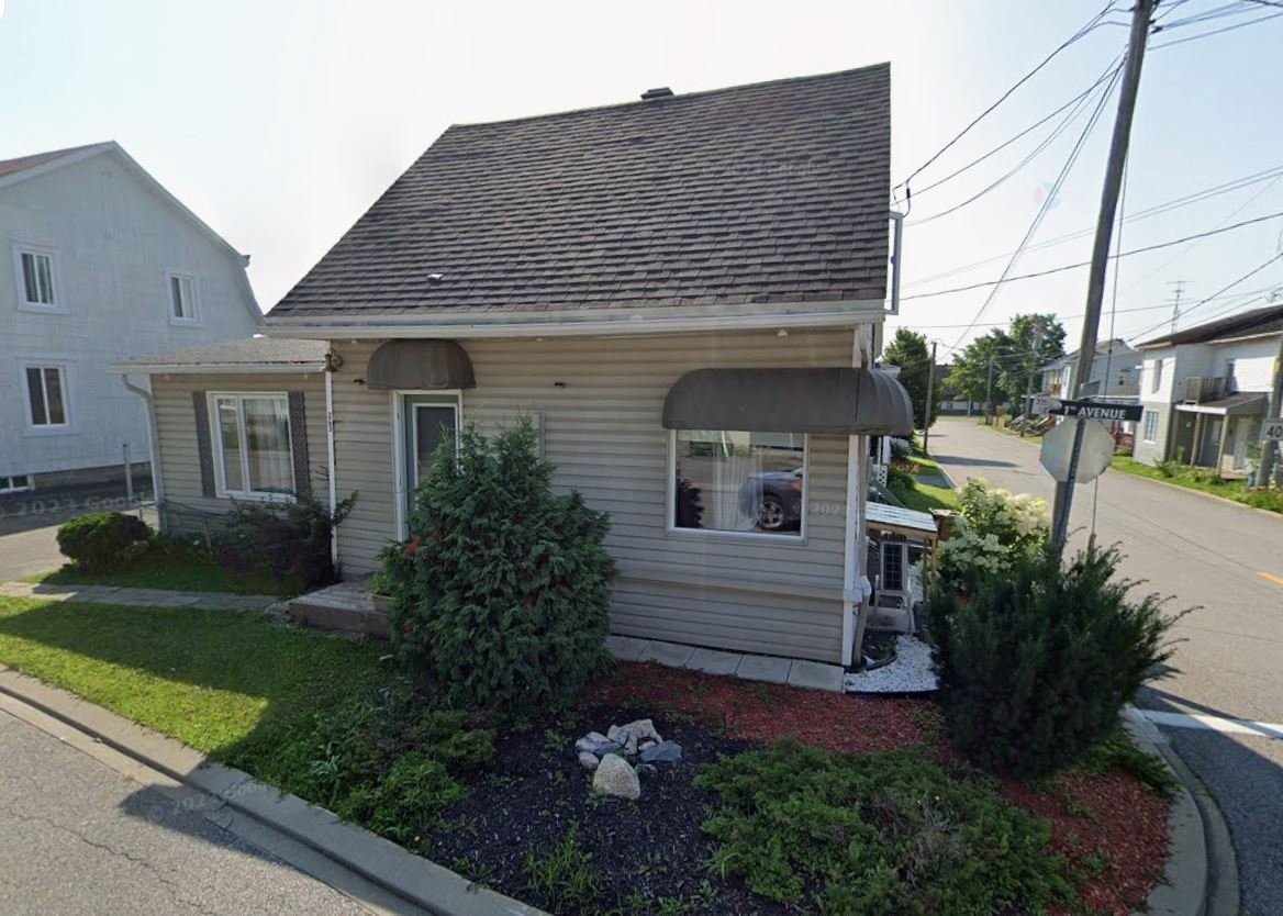









263


1re Avenue

,
Portneuf,




QC
G0A2Y0

