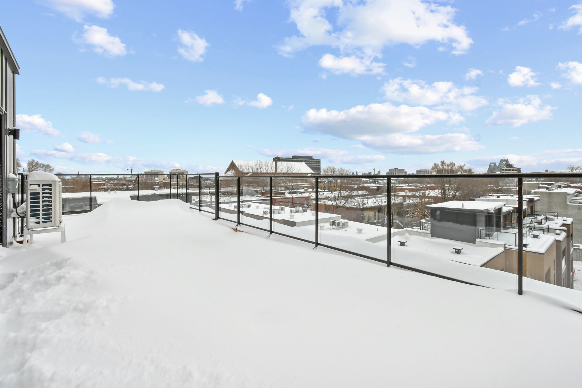 









2121


Av. Papineau

, 502,
Montréal (Ville-Marie),




QC
H2K4J5

