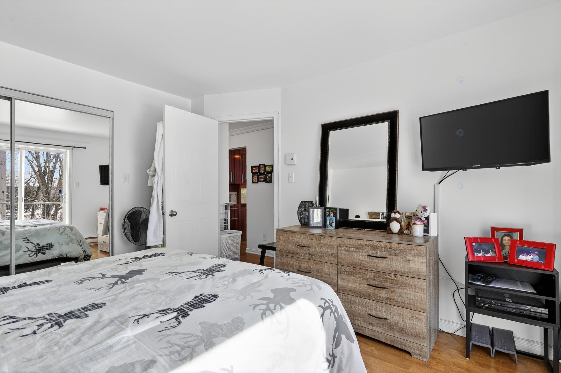 









560


20e Avenue

, 5,
Deux-Montagnes,




QC
J7R7E9

