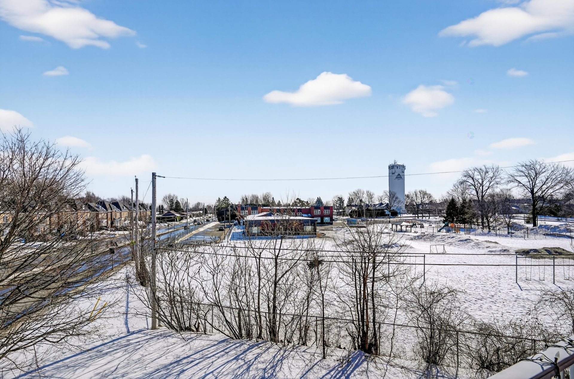 









560


20e Avenue

, 5,
Deux-Montagnes,




QC
J7R7E9


