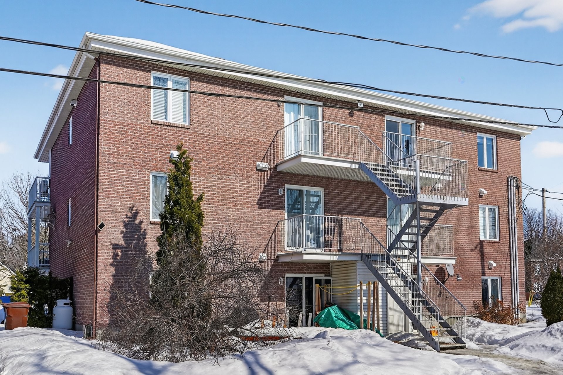 









560


20e Avenue

, 5,
Deux-Montagnes,




QC
J7R7E9


