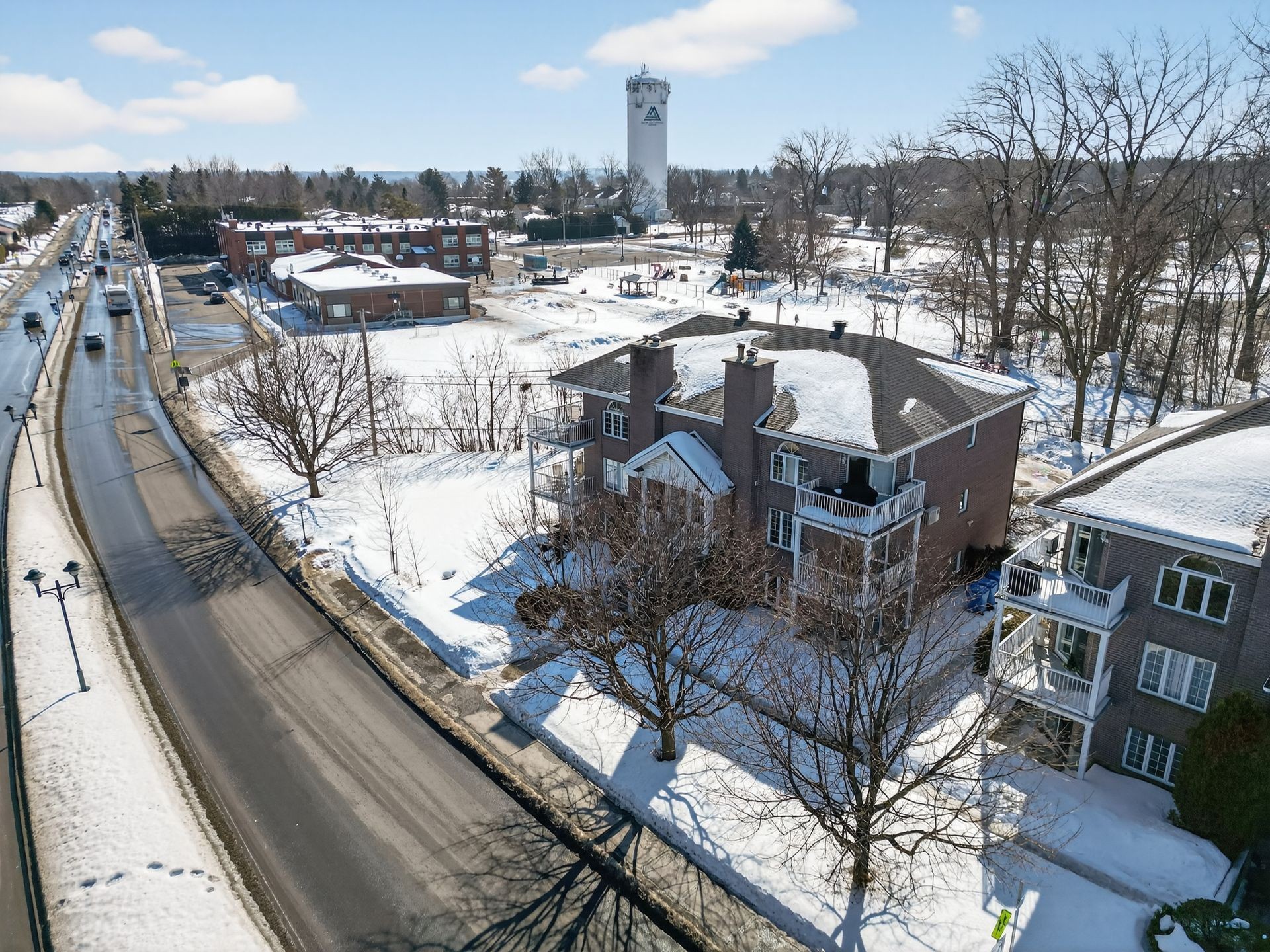 









560


20e Avenue

, 5,
Deux-Montagnes,




QC
J7R7E9

