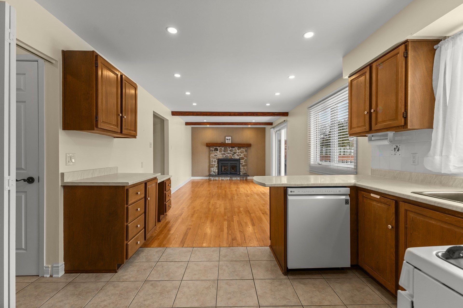 









18


Rue Timberlea-Trail

,
Kirkland,




QC
H9J2X9

