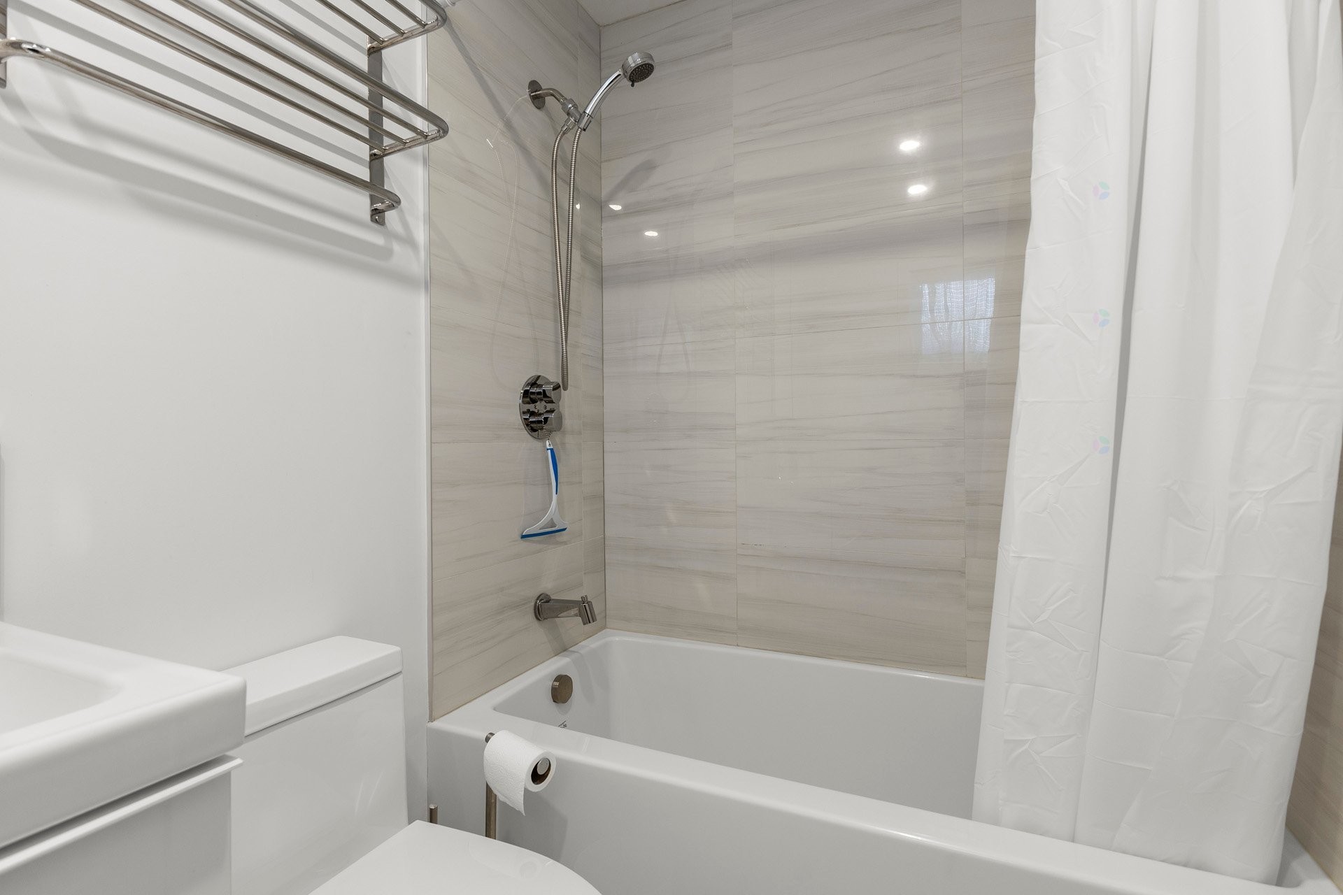 









18


Rue Timberlea-Trail

,
Kirkland,




QC
H9J2X9

