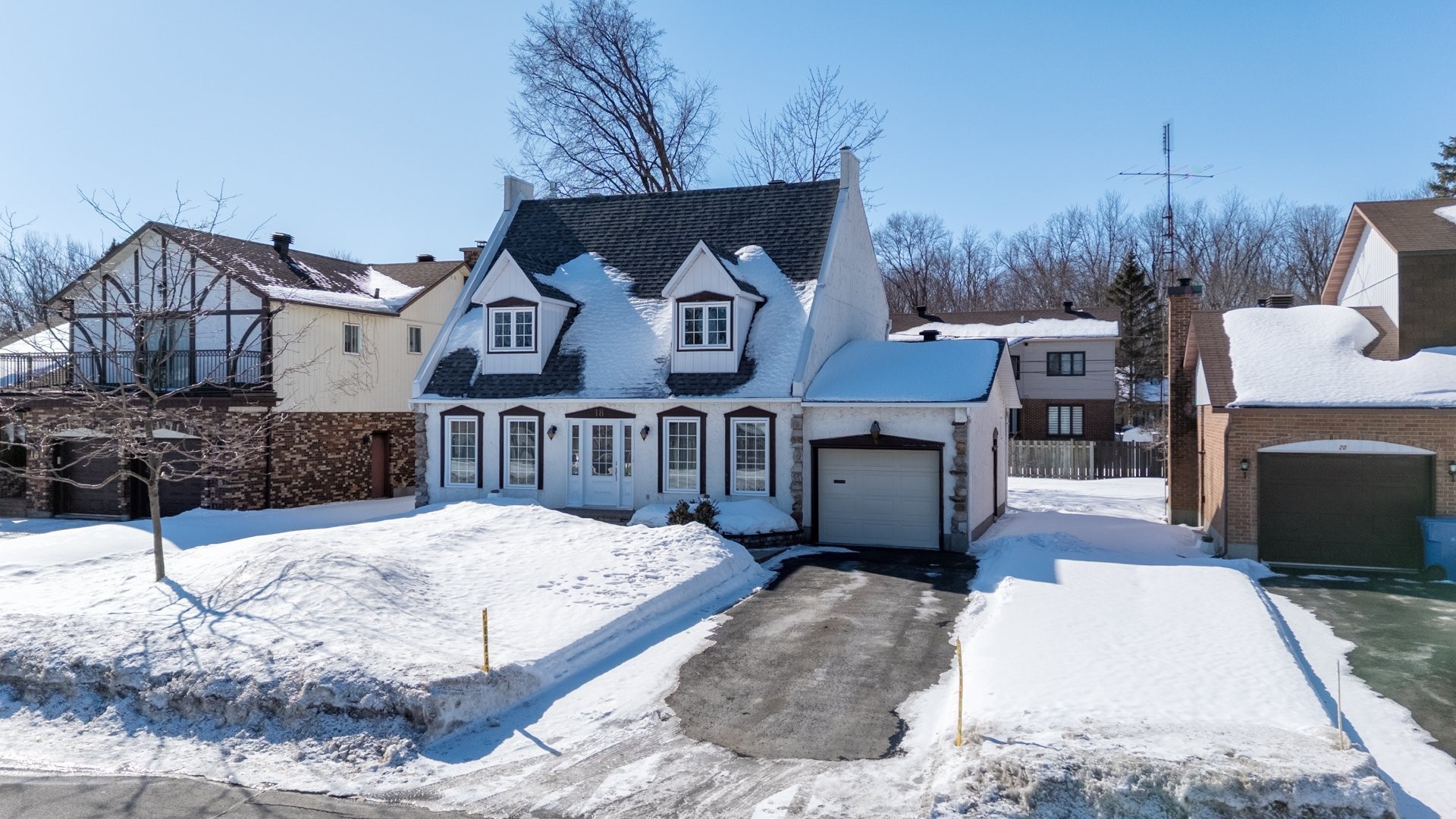 









18


Rue Timberlea-Trail

,
Kirkland,




QC
H9J2X9

