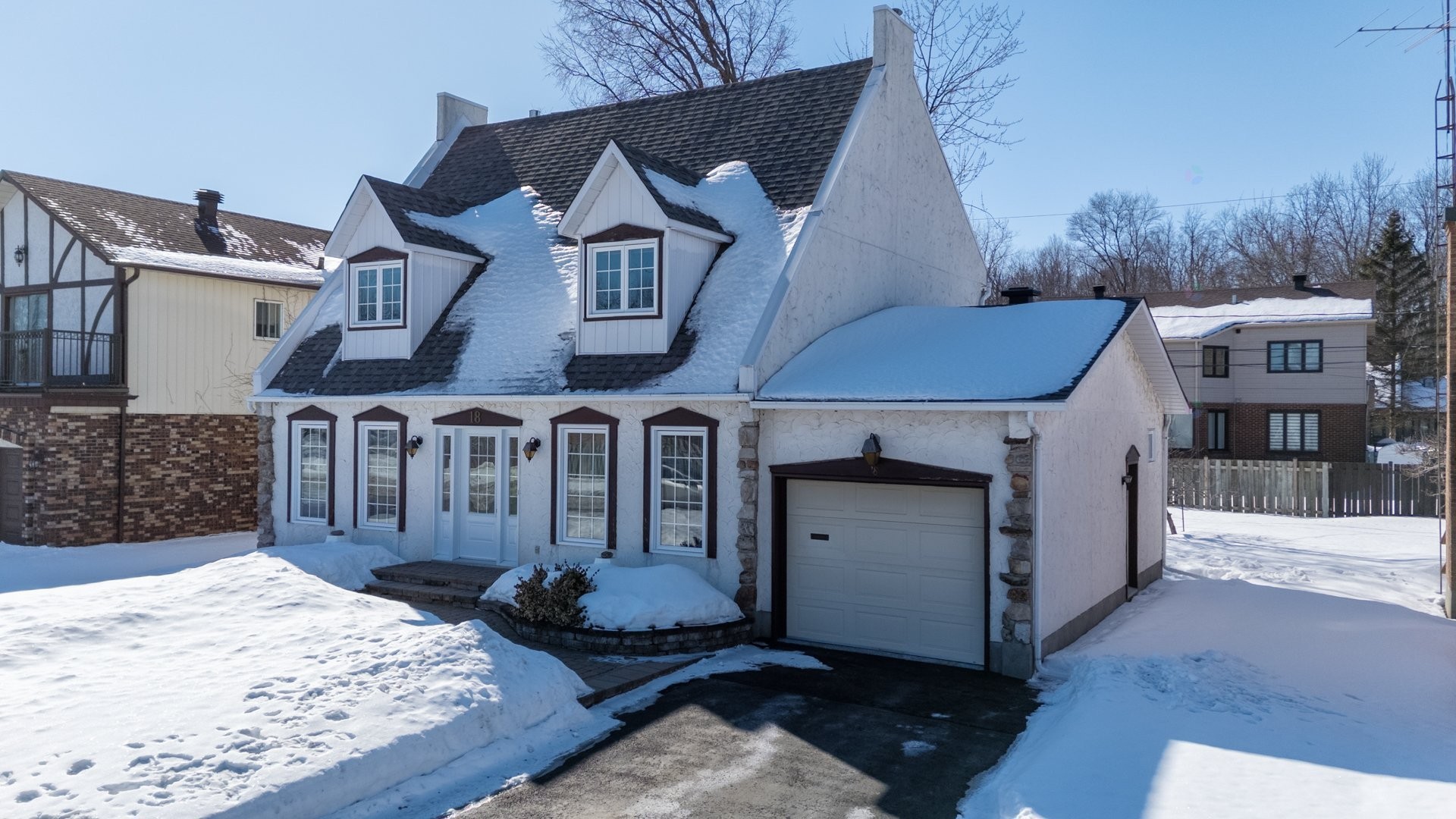 









18


Rue Timberlea-Trail

,
Kirkland,




QC
H9J2X9

