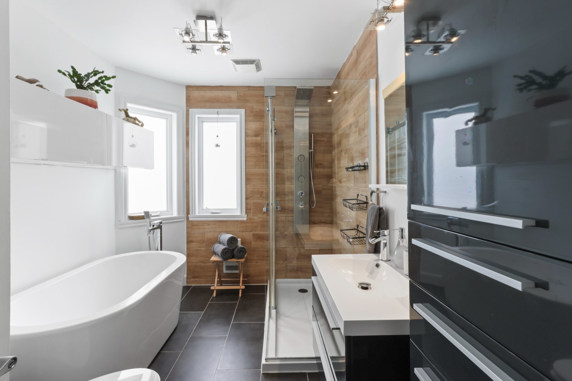 









2


Rue des Jacinthes

,
Salaberry-de-Valleyfield,




QC
J6S6V2

