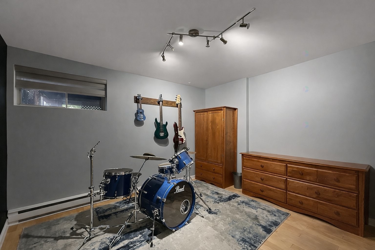 









2462


Av. Bennett

,
Montréal (Mercier/Hochelaga-Maisonneuve),




QC
H1V3S4

