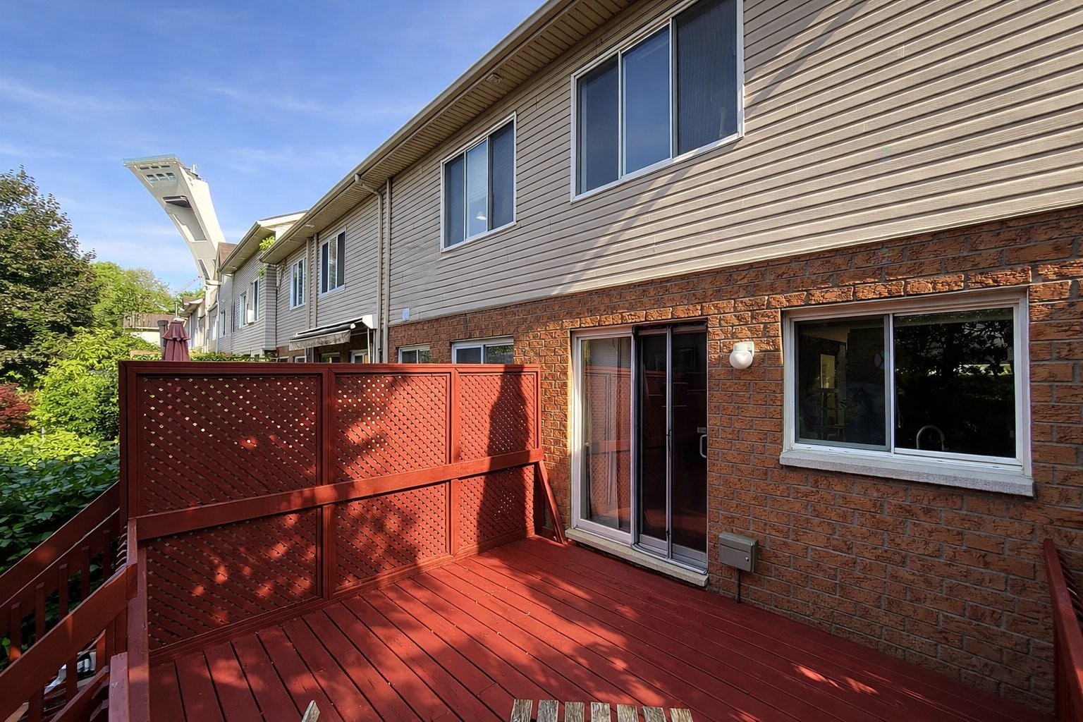 









2462


Av. Bennett

,
Montréal (Mercier/Hochelaga-Maisonneuve),




QC
H1V3S4

