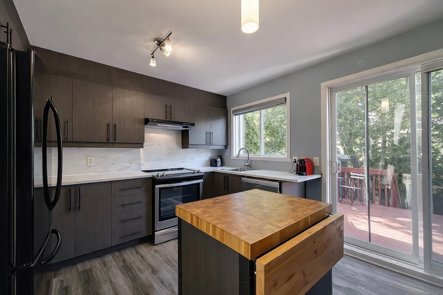









2462


Av. Bennett

,
Montréal (Mercier/Hochelaga-Maisonneuve),




QC
H1V3S4


