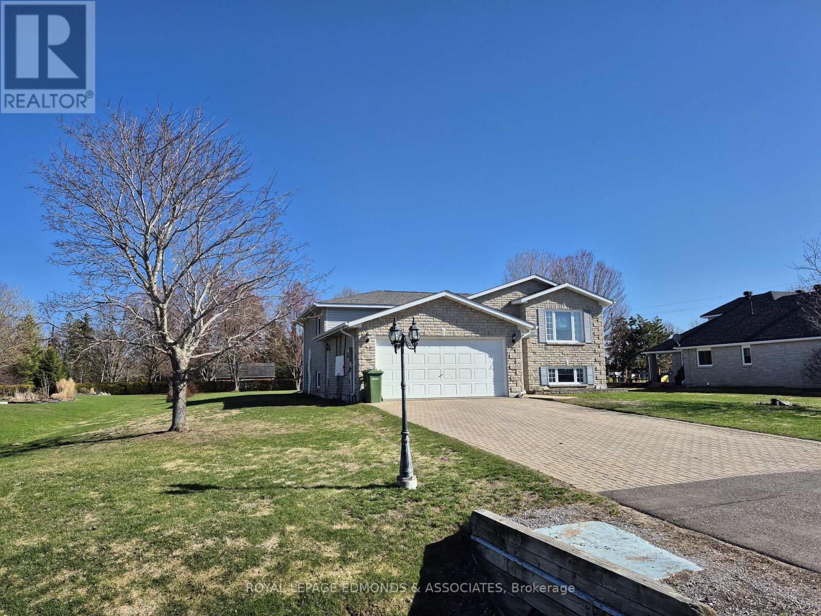 












89 RIVERCREST DR. DRIVE

,
Laurentian Valley,




Ontario
K8A6W4

