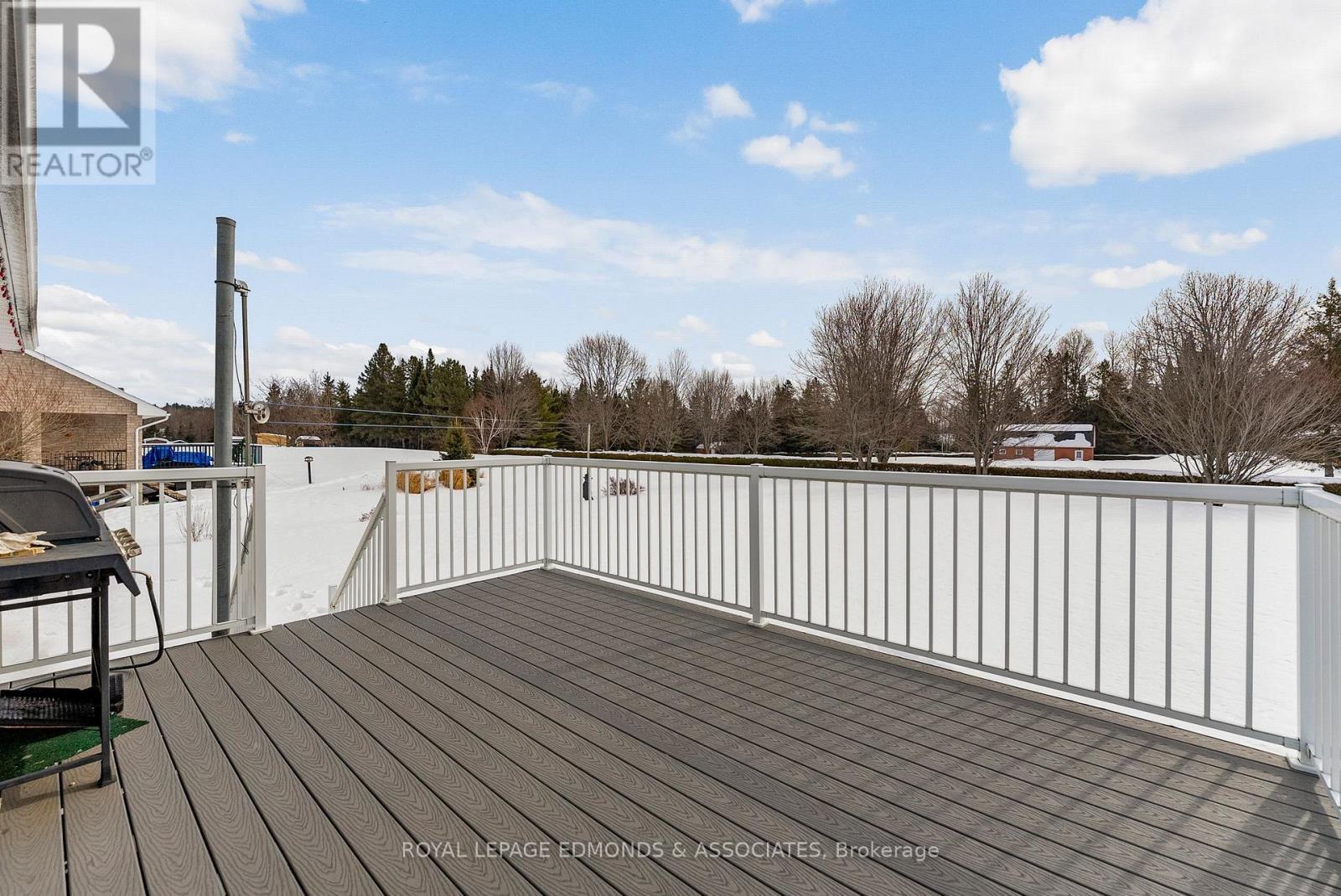 












89 RIVERCREST DR. DRIVE

,
Laurentian Valley,




Ontario
K8A6W4


