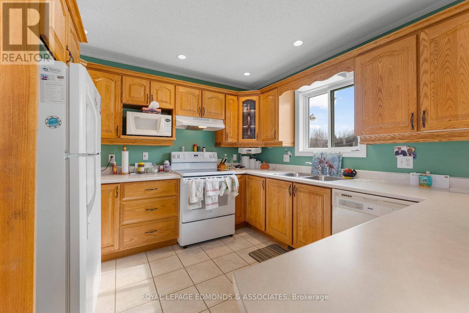 












89 RIVERCREST DR. DRIVE

,
Laurentian Valley,




Ontario
K8A6W4

