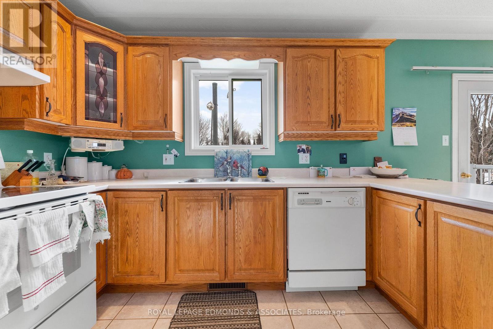 












89 RIVERCREST DR. DRIVE

,
Laurentian Valley,




Ontario
K8A6W4


