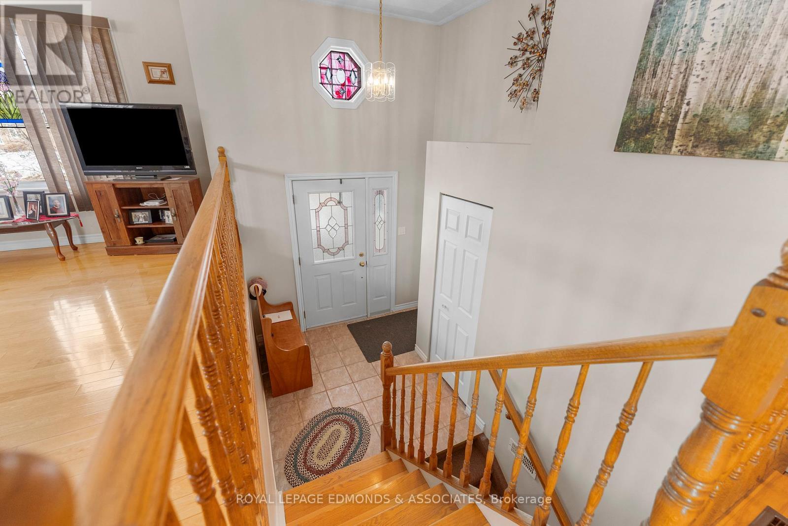 












89 RIVERCREST DR. DRIVE

,
Laurentian Valley,




Ontario
K8A6W4


