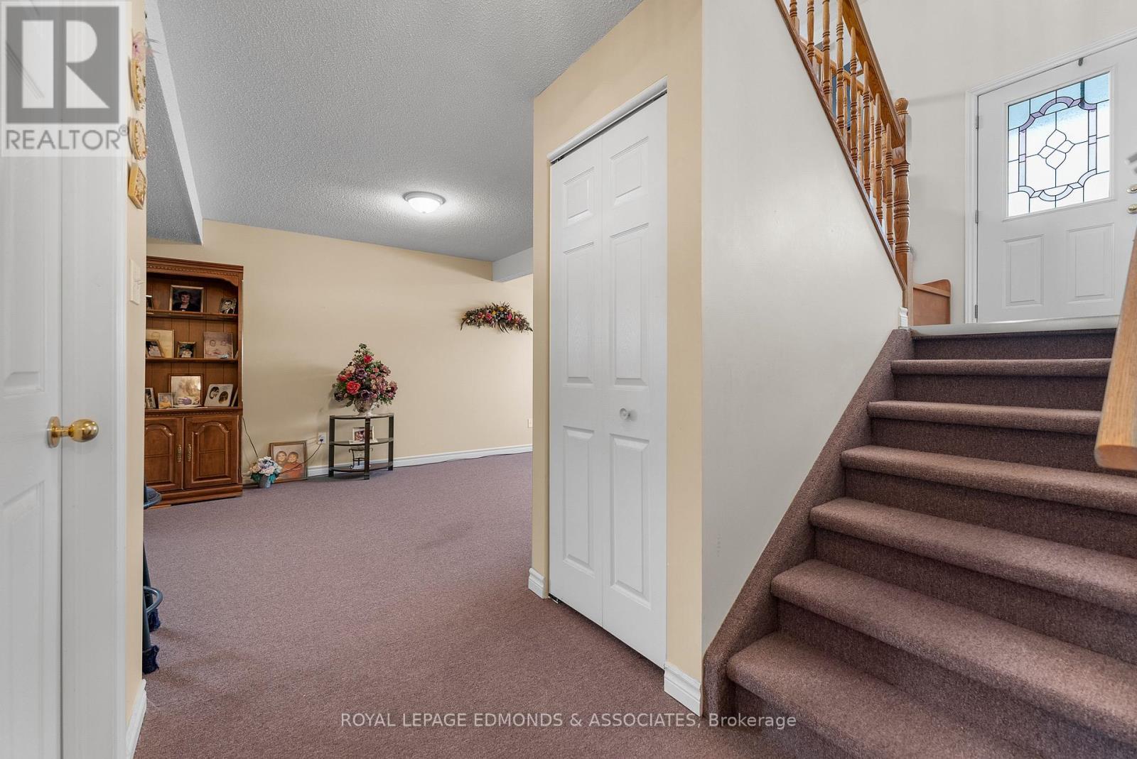 












89 RIVERCREST DR. DRIVE

,
Laurentian Valley,




Ontario
K8A6W4

