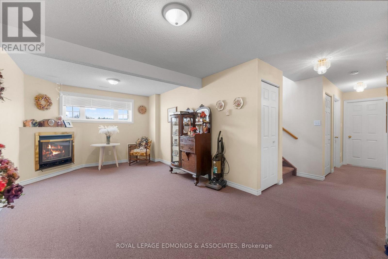 












89 RIVERCREST DR. DRIVE

,
Laurentian Valley,




Ontario
K8A6W4

