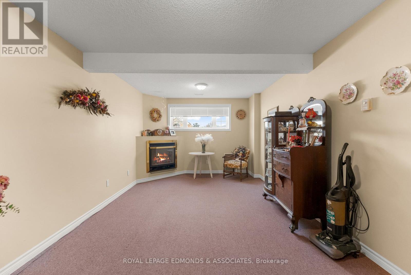 












89 RIVERCREST DR. DRIVE

,
Laurentian Valley,




Ontario
K8A6W4

