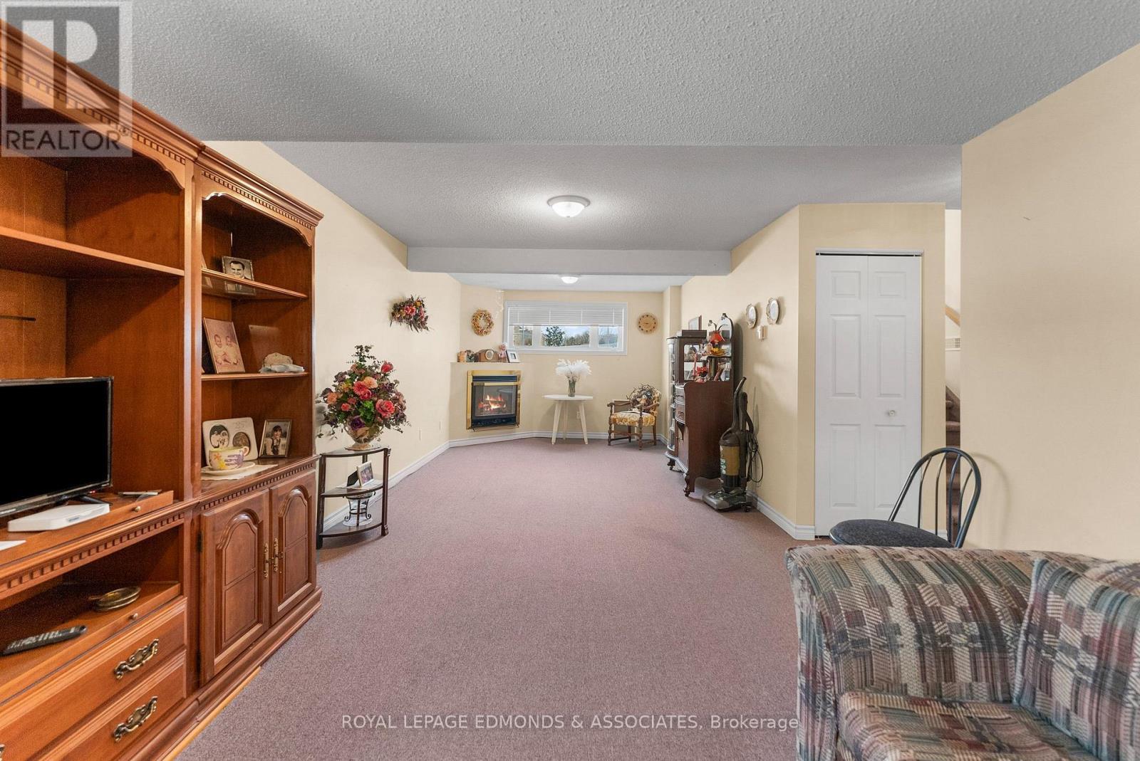 












89 RIVERCREST DR. DRIVE

,
Laurentian Valley,




Ontario
K8A6W4


