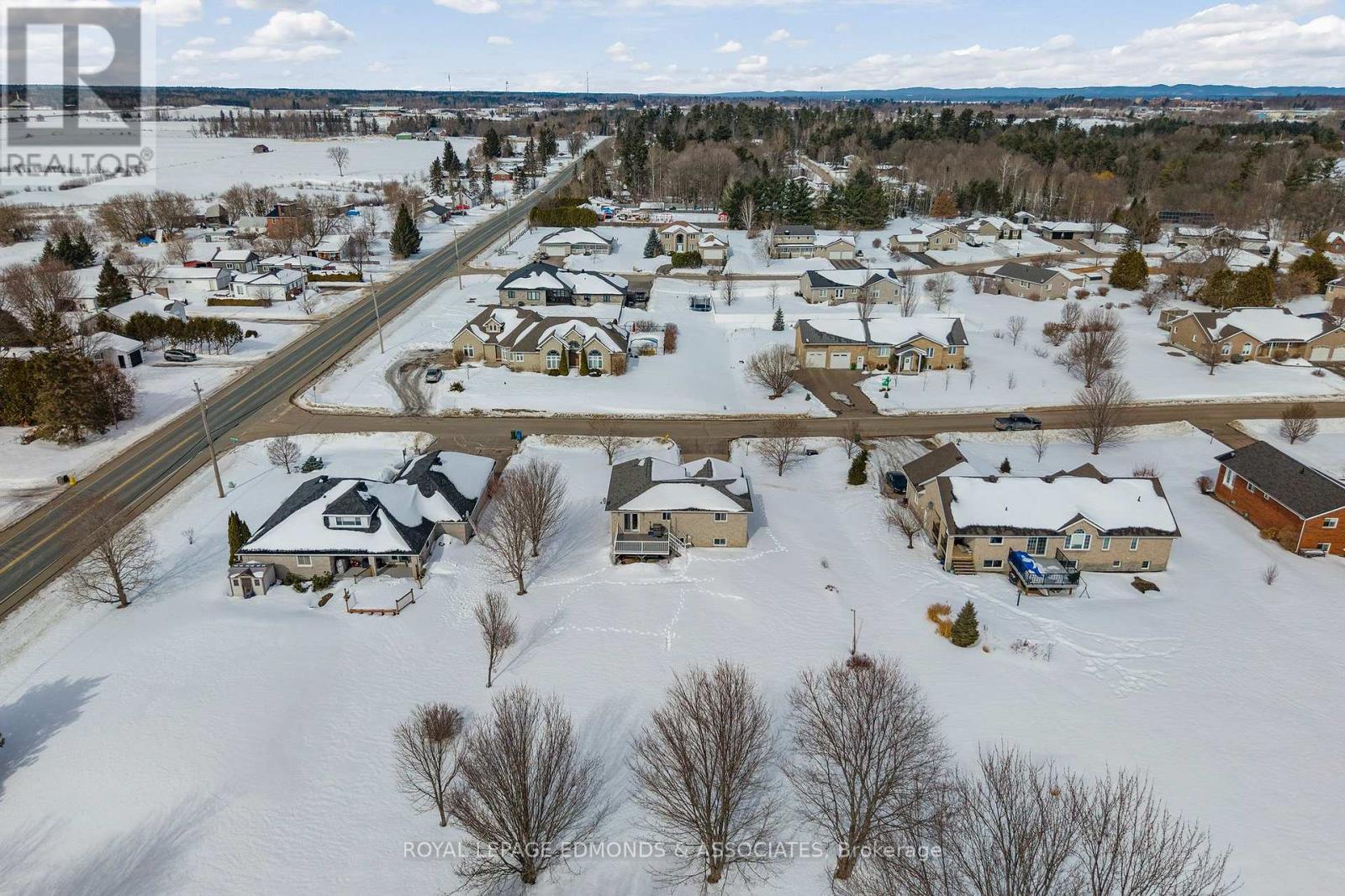 












89 RIVERCREST DR. DRIVE

,
Laurentian Valley,




Ontario
K8A6W4

