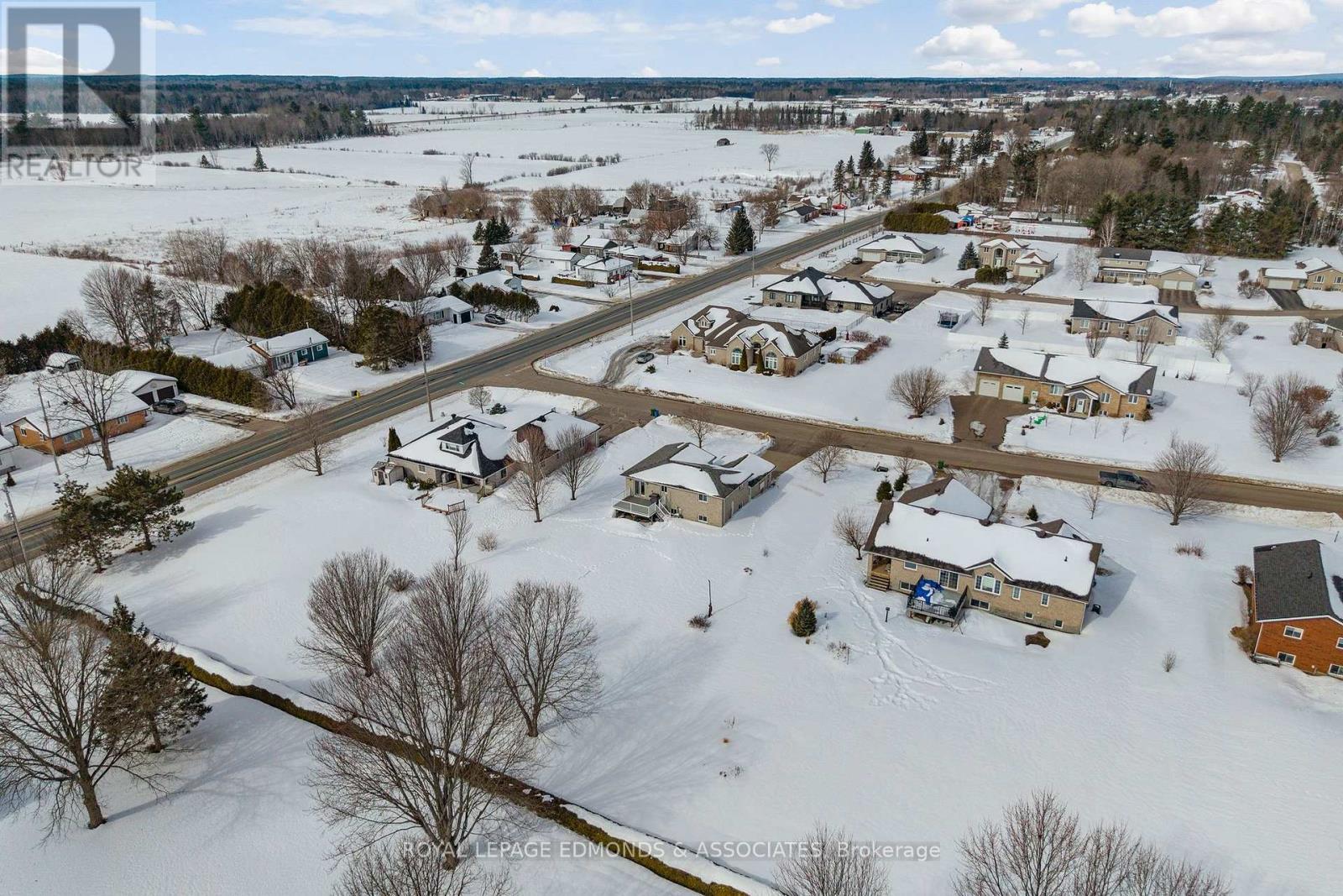 












89 RIVERCREST DR. DRIVE

,
Laurentian Valley,




Ontario
K8A6W4

