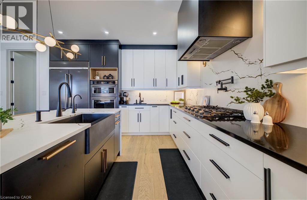 












311 ORR Street

,
Stratford,




Ontario
N5A0J7

