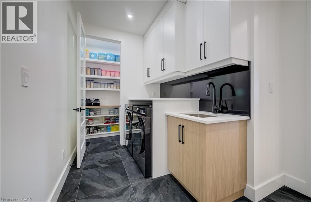 












311 ORR Street

,
Stratford,




Ontario
N5A0J7

