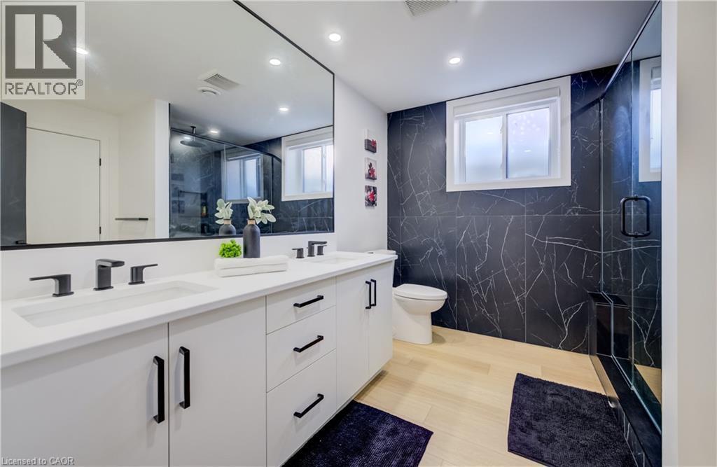 












311 ORR Street

,
Stratford,




Ontario
N5A0J7

