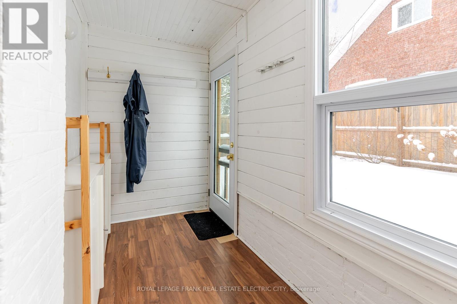 












599 HOMEWOOD AVENUE

,
Peterborough (Town Ward 3),




Ontario
K9H2N4

