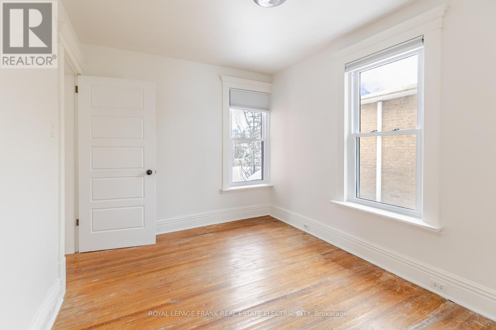 












599 HOMEWOOD AVENUE

,
Peterborough (Town Ward 3),




Ontario
K9H2N4

