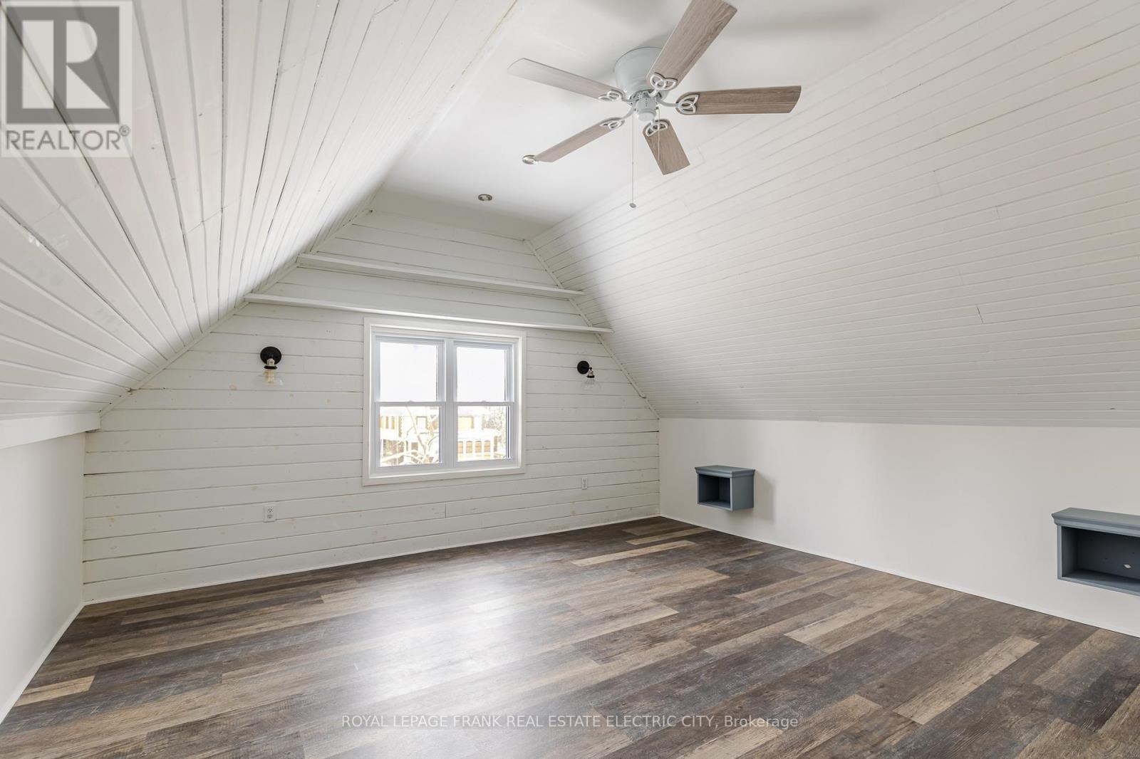 












599 HOMEWOOD AVENUE

,
Peterborough (Town Ward 3),




Ontario
K9H2N4

