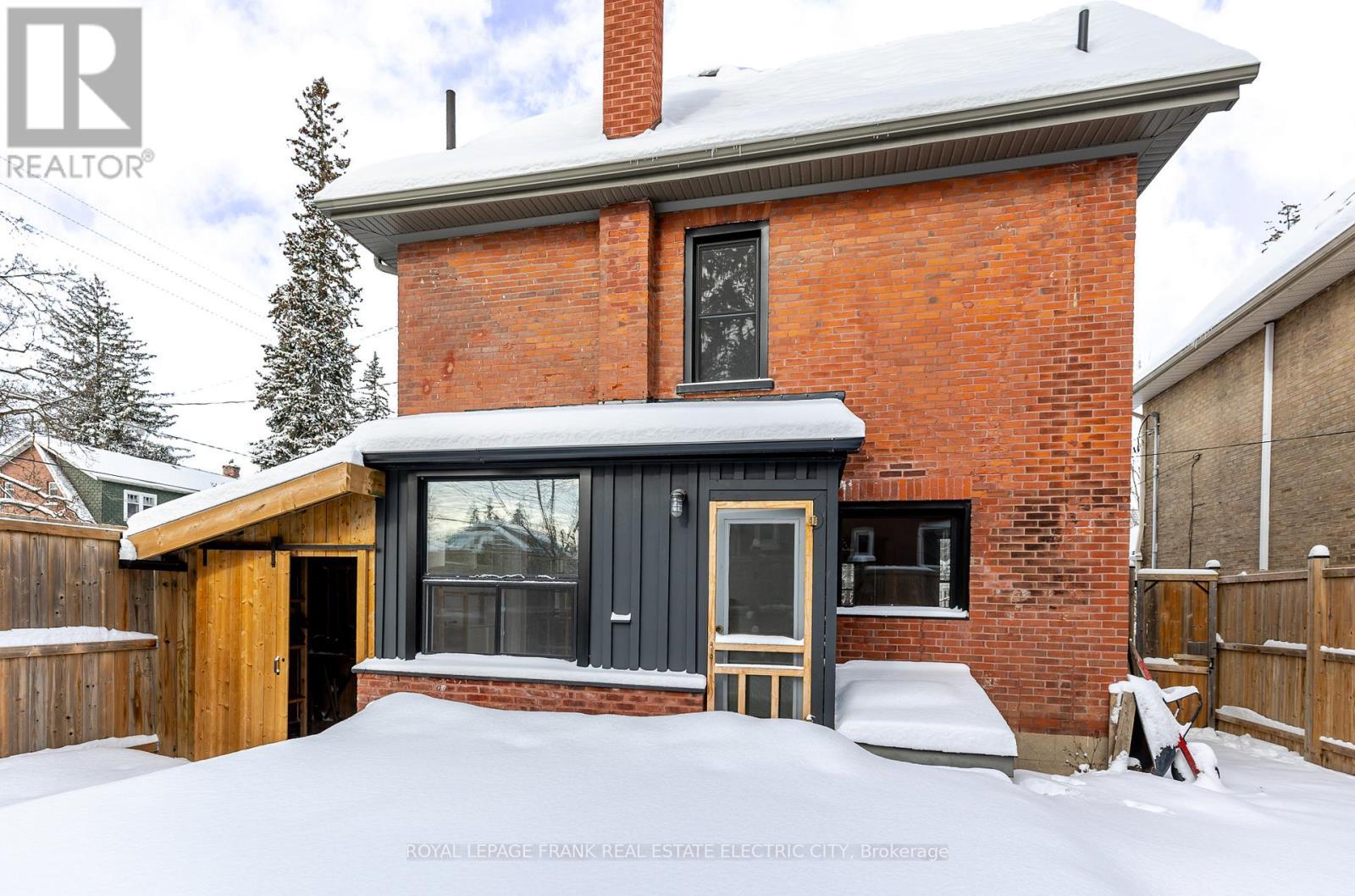 












599 HOMEWOOD AVENUE

,
Peterborough (Town Ward 3),




Ontario
K9H2N4

