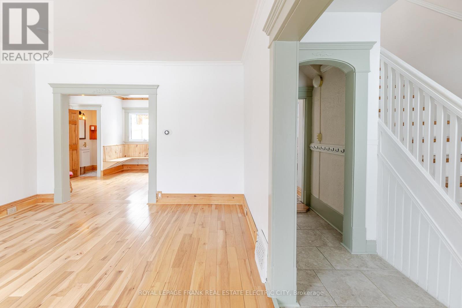 












599 HOMEWOOD AVENUE

,
Peterborough (Town Ward 3),




Ontario
K9H2N4

