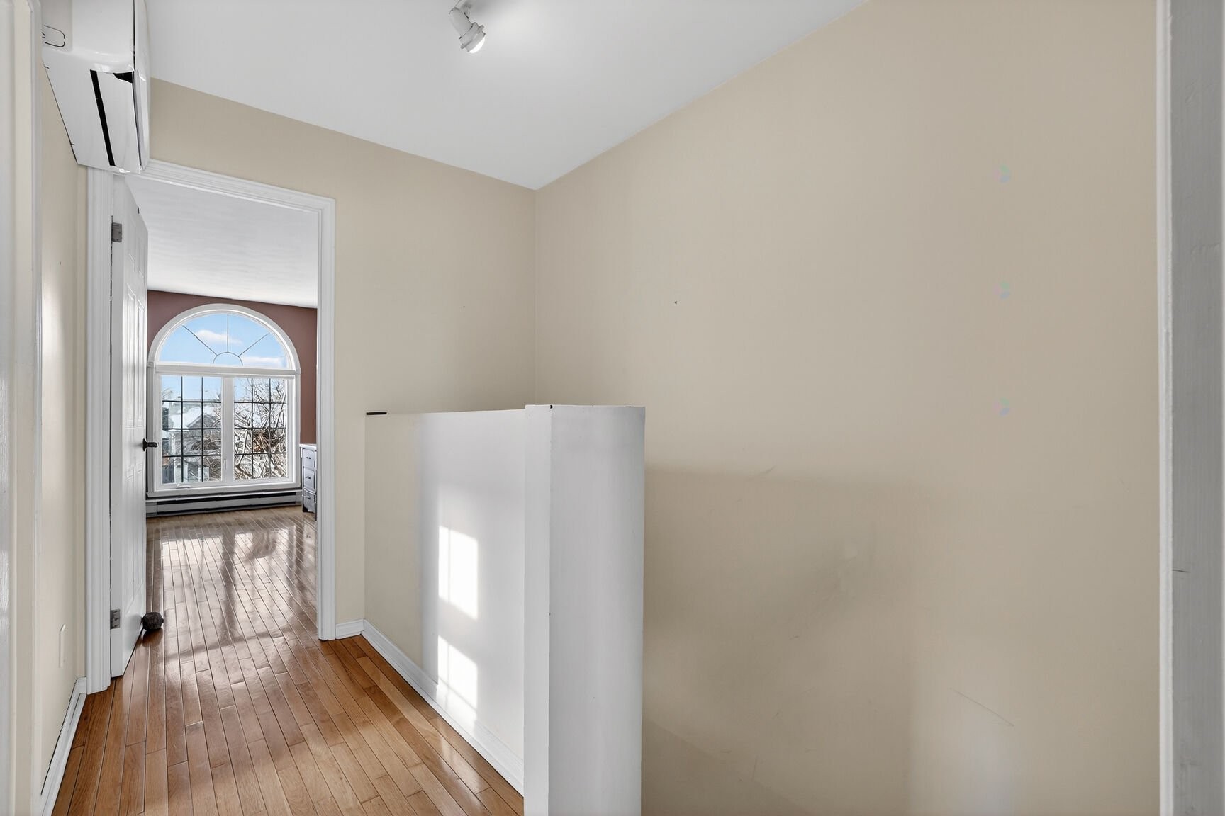 









176


Rue P.-É.-Borduas

,
Laval (Sainte-Rose),




QC
H7L5E7

