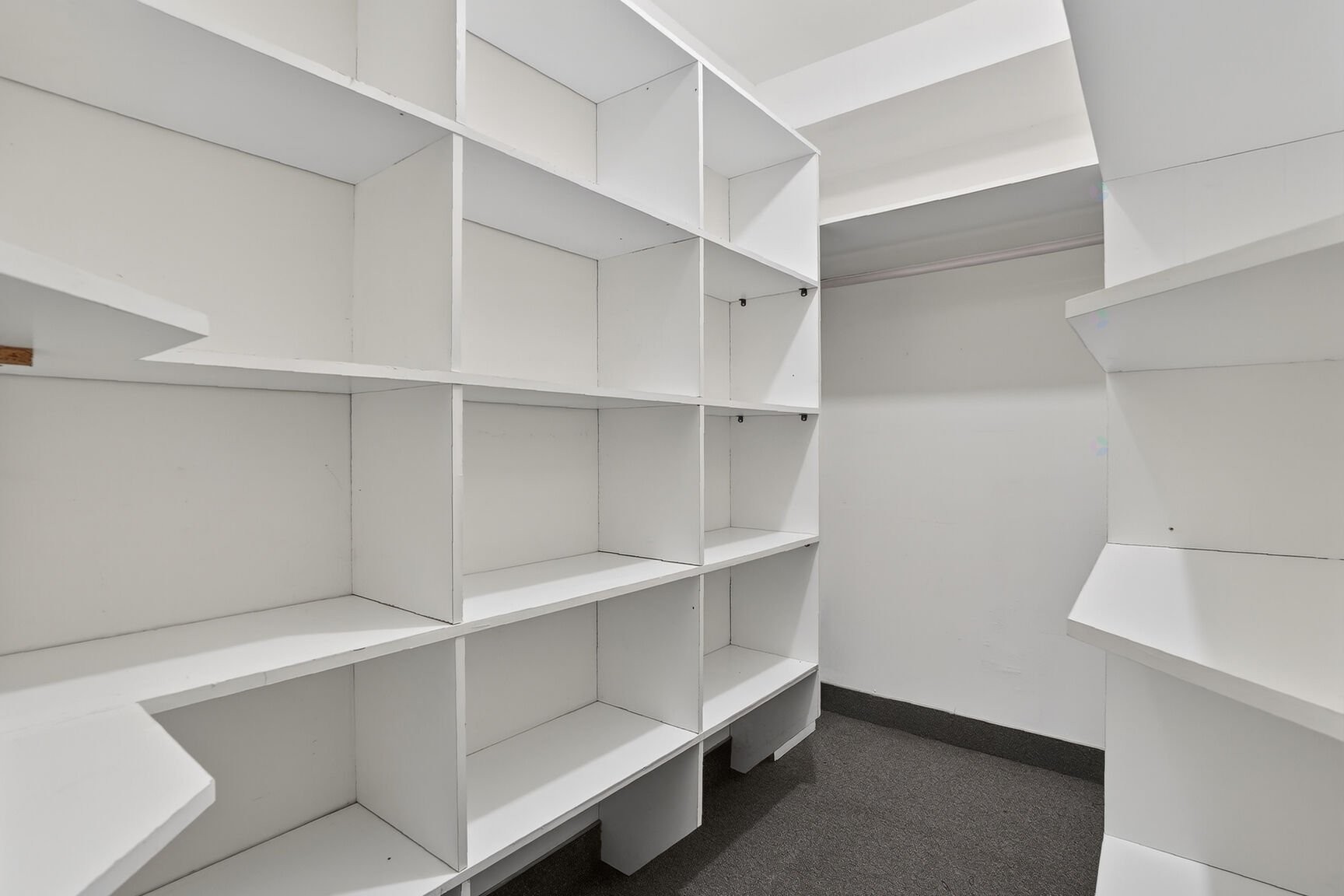 









176


Rue P.-É.-Borduas

,
Laval (Sainte-Rose),




QC
H7L5E7

