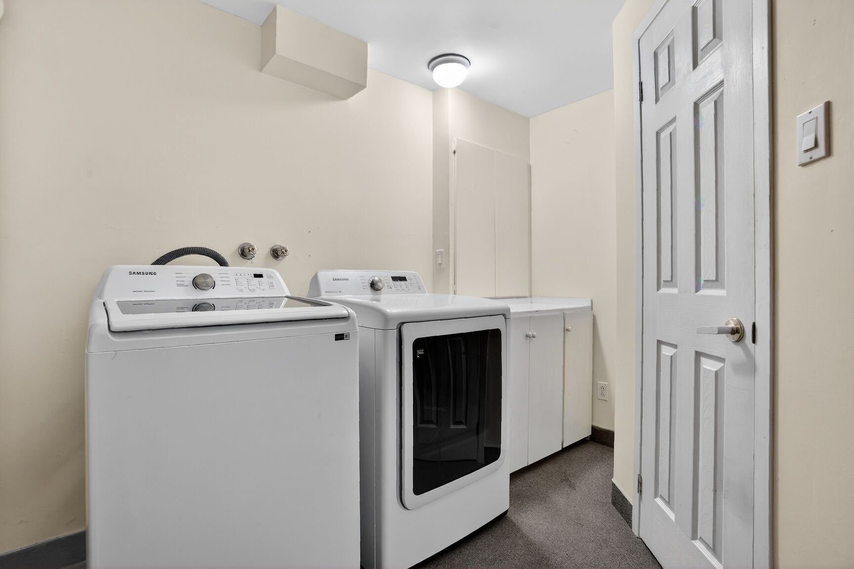 









176


Rue P.-É.-Borduas

,
Laval (Sainte-Rose),




QC
H7L5E7

